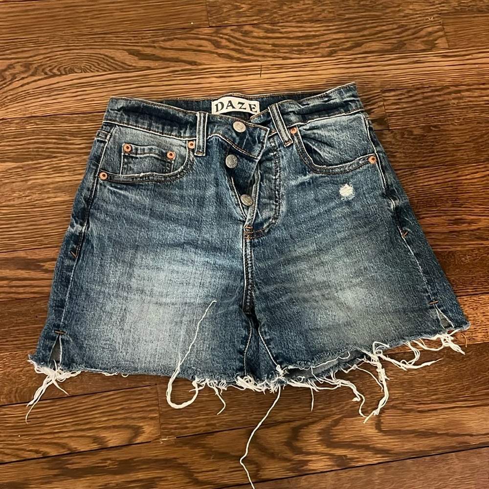 DAZE high waisted shorts. Size 24